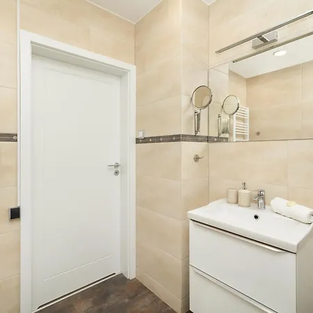 Rodzinne Typu W Mielnie Blisko Plazy Parking By Renters ميلنو